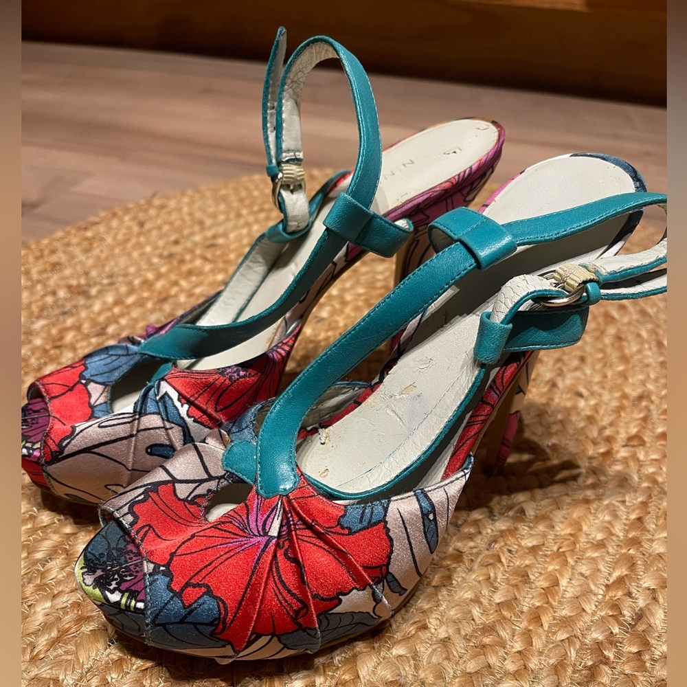 Nine West Floral Size 6 Five-Inch Heels